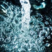 Leitungs- oder Mineralwasser - Was steckt drin?