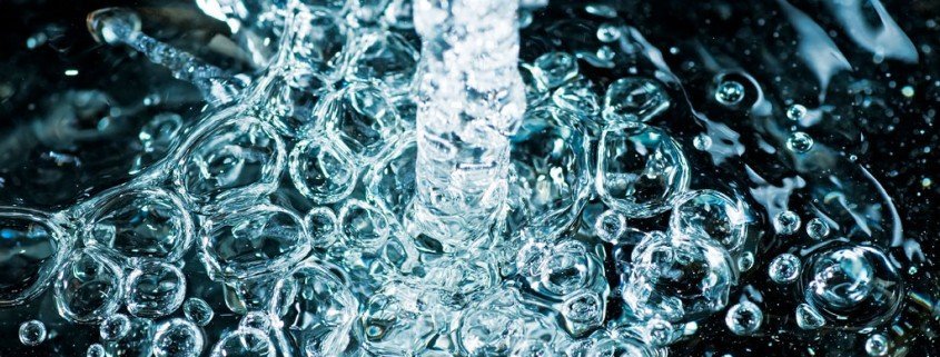 Leitungs- oder Mineralwasser - Was steckt drin?