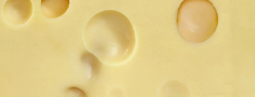 Wie kommen die Löcher in den Käse?