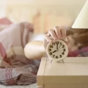 Endlich wieder tagsüber munter: fünf Tipps für einen gesunden Schlaf