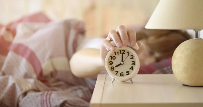 Endlich wieder tagsüber munter: fünf Tipps für einen gesunden Schlaf