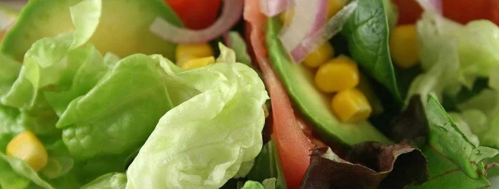 Stiftung Warentest: Achtung Keimbefall bei abgepackten Salaten