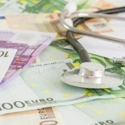 Personalkosten und Kosten für Entbindungen als Kostentreiber in Krankenhäusern