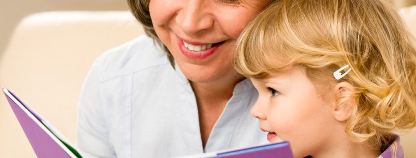 Kleinkinder: Vorlesen unterstützt Sprachentwicklung